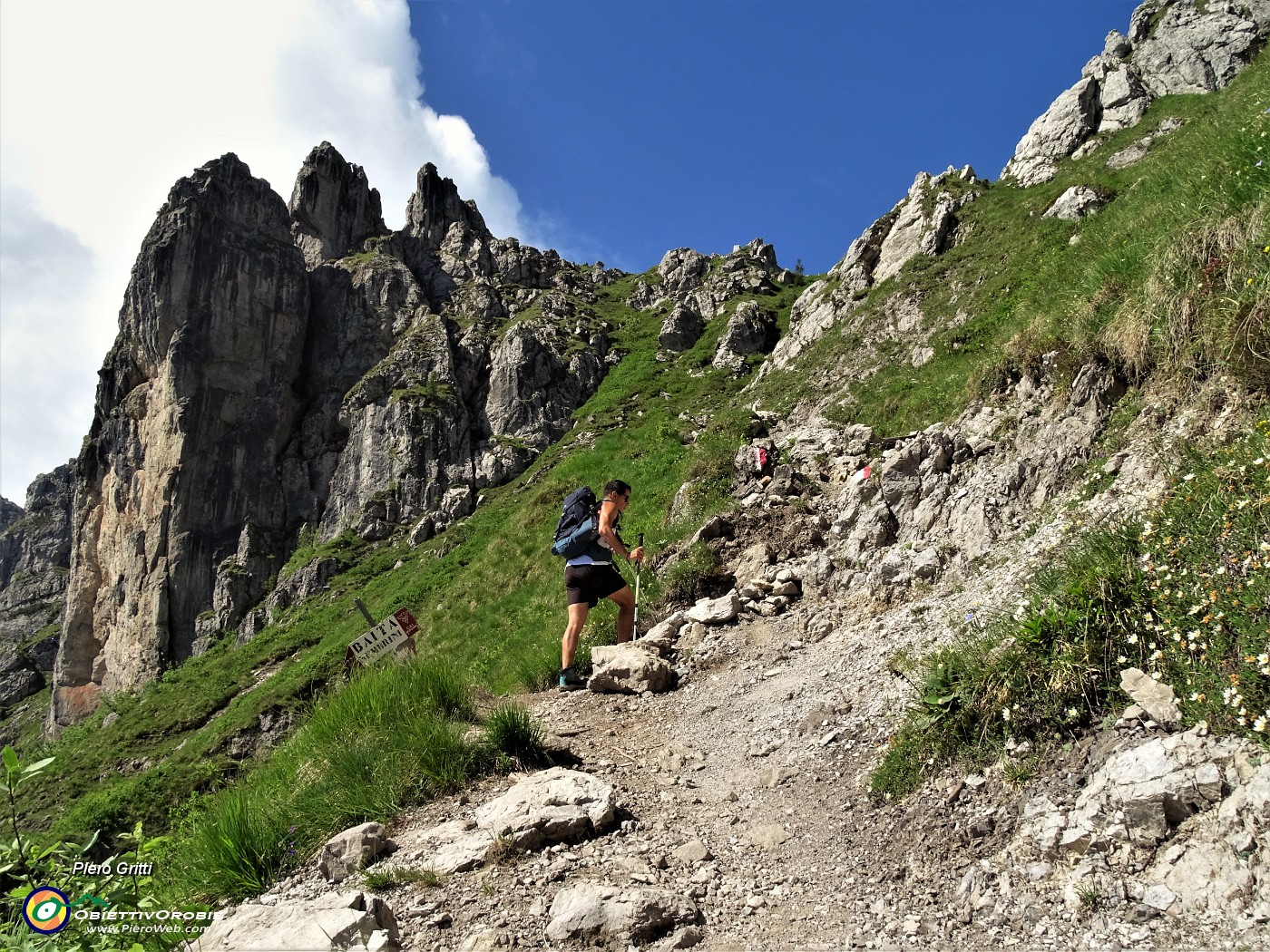 19 Torrione d'Alben con a  sx sent. per Baita Nembrini (1780 m).JPG